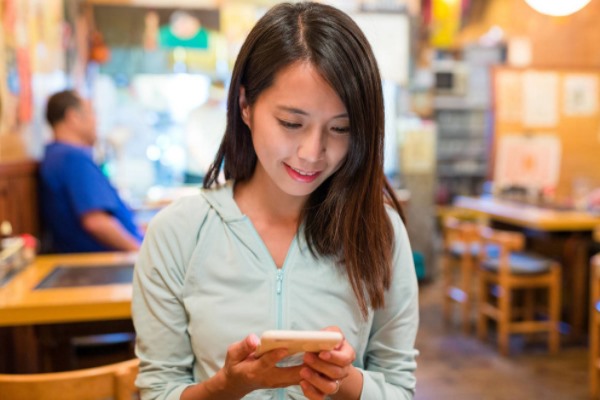 手机下载了一个微信虚拟定位用他登陆了一下，今天用微信登陆大部分图片加载不出来。语音听不了？